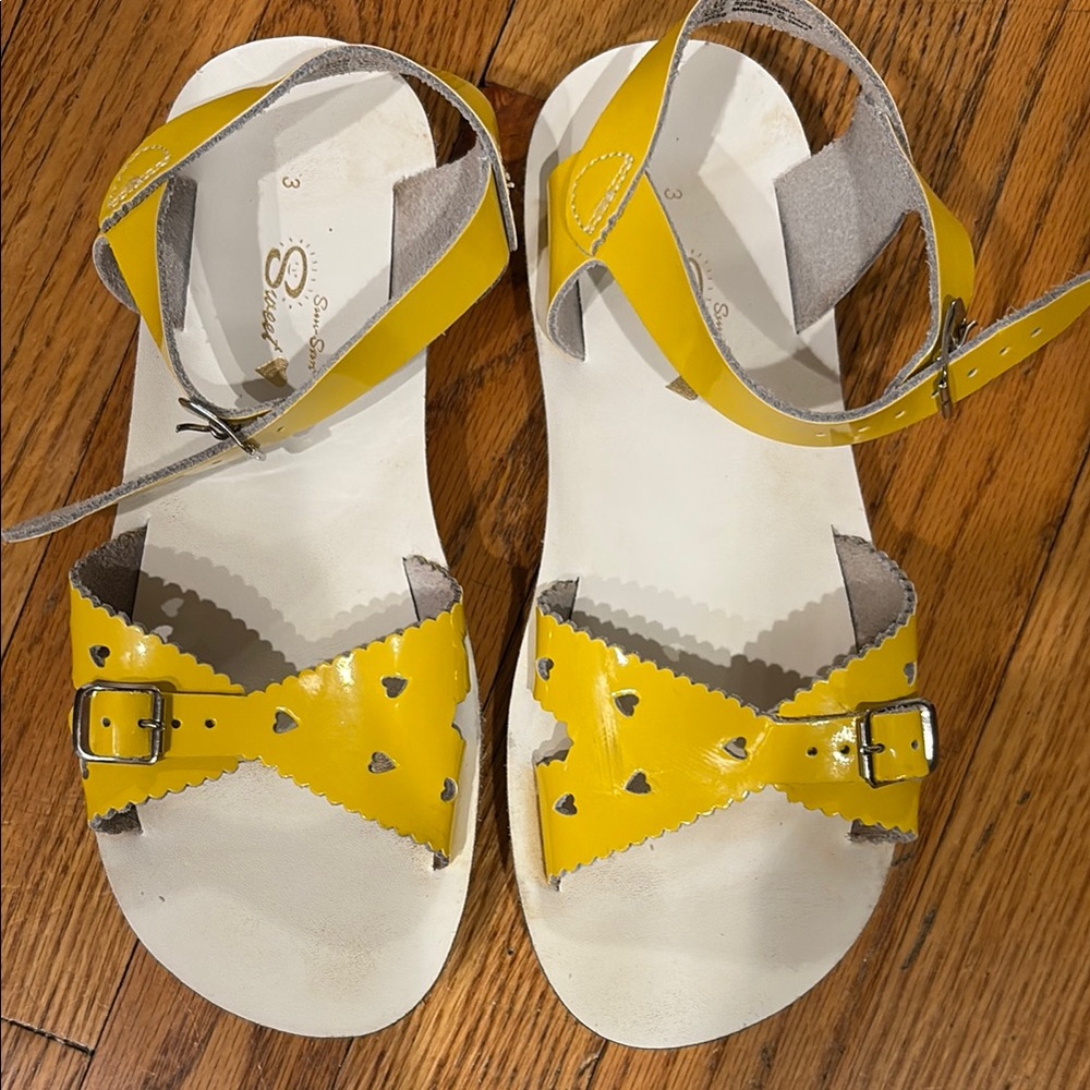 Sun San Saltwater yellow girls sandals size 3